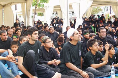 http://www.shia974.fr/images/chiites-honorent-le-martyr-de-karbala-2011.jpg